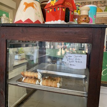 Stan's Pastry Shop - pastries in display case - Bakeries Near Me - Keokuk, Iowa Stan's Pastry Shop - pastries in display case - Bakeries Near Me - Keokuk, Iowa
