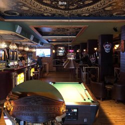 Antiquary Irish Pub - Main room