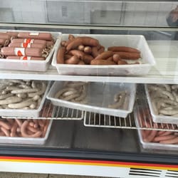 Frios Huber - Embutidos: salsicha Viena e salsicha branca.