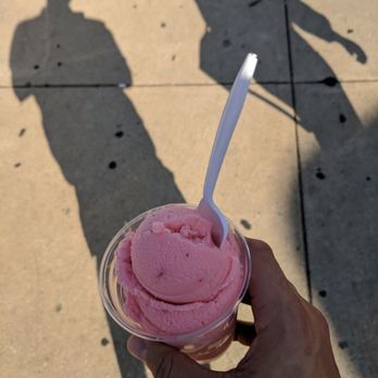 Fairmount Flavors - Strawberry waterice - Ice Cream & Frozen Yogurt Near Me - Philadelphia, Pennsylvania Fairmount Flavors - Strawberry waterice - Ice Cream & Frozen Yogurt Near Me - Philadelphia, Pennsylvania
