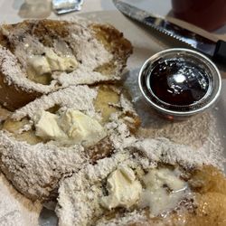 Ema's Cafe - Delicious French Toast - thick French bread almost like a custard!
