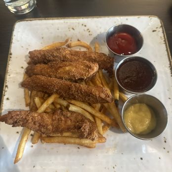 Henry's Tavern - Chicken Tenders & Fries - New American Near Me - Denver, Colorado
