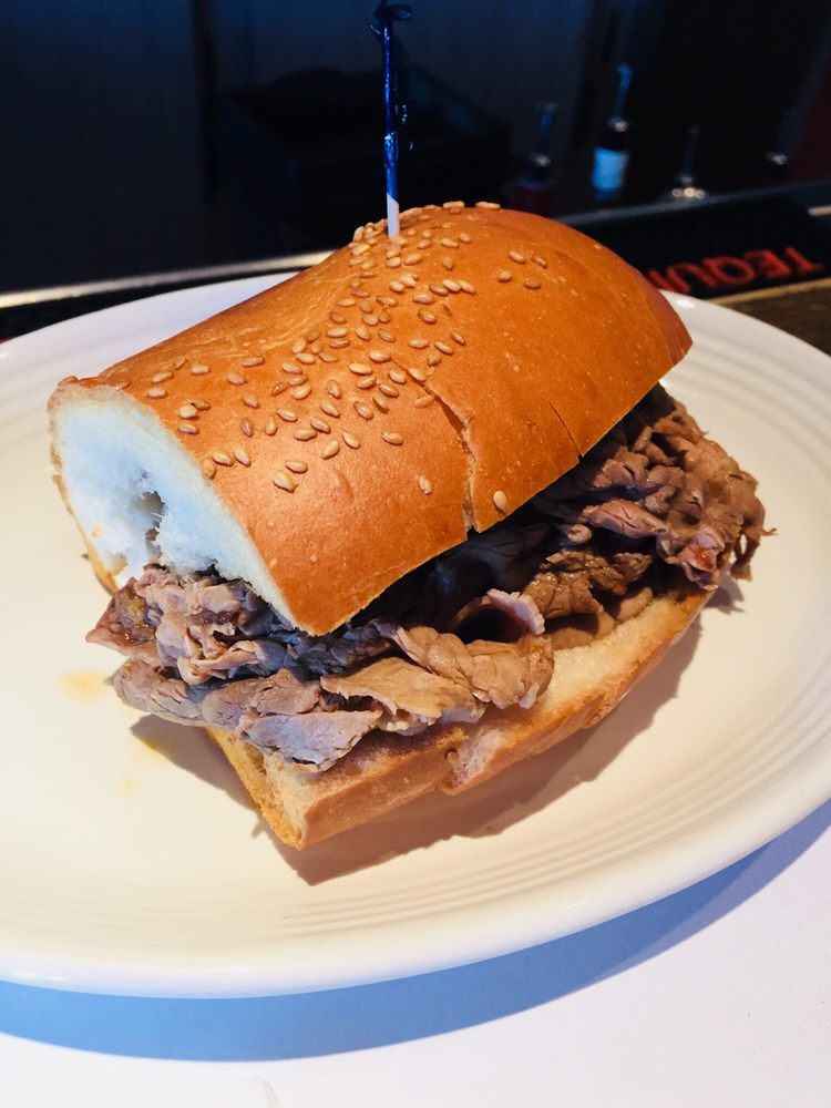 Order Italian Style Roast Beef food online from Chi-Chi's Pizza store, Northridge on bringmethat.com