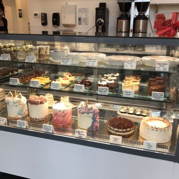 Pretty Sweet - Cake display - Cupcakes Near Me - Folsom, California