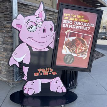 Phil's BBQ - Barbeque Near Me - Temecula, California