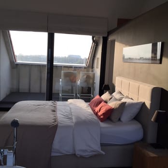 Kaai 11 - Bed en aangrenzend balkon - Hotels Near Me - Antwerp, VAN