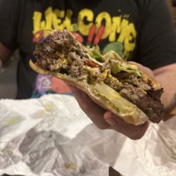 Kountry Kastle Barbecue - Double black angus burger !!!!