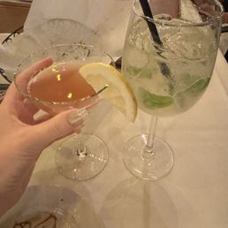 Left; Pomegranate Lemon Drop, Right; Basil Spritz everyone (including myself) preferred my bfs Spritz over their own drink! Left; Pomegranate Lemon Drop, Right; Basil Spritz everyone (including myself) preferred my bfs Spritz over their own drink!