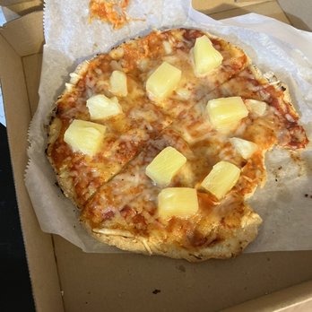 Silvio's Trattoria e Pizzeria - This is their vegan pizza with pepperoni and pineapple, the crust is gluten free. - Pizza Near Me - Canton, Michigan Silvio's Trattoria e Pizzeria - This is their vegan pizza with pepperoni and pineapple, the crust is gluten free. - Pizza Near Me - Canton, Michigan