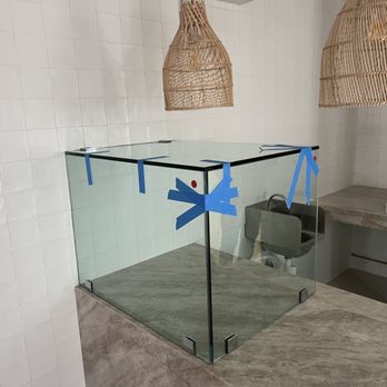 Bear Custom Glass Windows - Donas Suply - Glass & Mirrors Near Me - Oak Hills, California