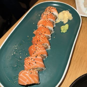 Taisho - salmon truffle roll - Sushi Bars Near Me - Sherman Oaks, California