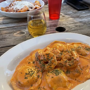 Murph's Bar - Lobster ravioli with white wine pairing - Sports Bars Near Me - Philadelphia, Pennsylvania Murph's Bar - Lobster ravioli with white wine pairing - Sports Bars Near Me - Philadelphia, Pennsylvania