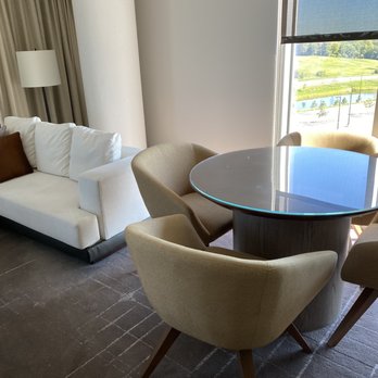 Omni Viking Lakes Hotel - Living room - Hotels Near Me - Eagan, Minnesota