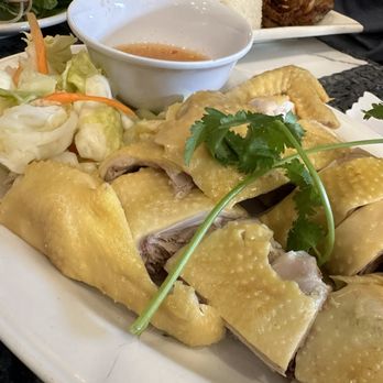 Ghien Mi Go - Cơm Gà Hải Nam, picture excludes the rice on the side - Noodles Near Me - Westminster, California Ghien Mi Go - Cơm Gà Hải Nam, picture excludes the rice on the side - Noodles Near Me - Westminster, California