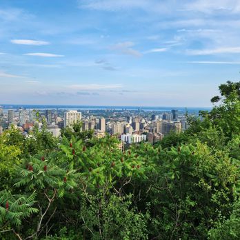 Chalet du Mont-Royal - Landmarks & Historical Buildings Near Me - Montreal, Quebec