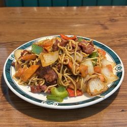 Sun Hong Kong Restaurant - Beef curry tomato chow mein