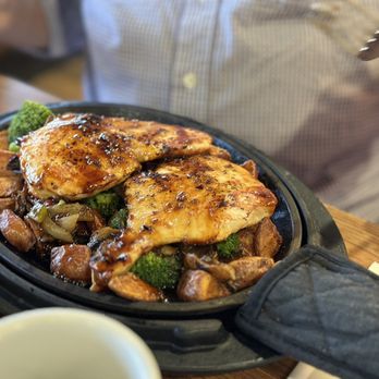 Denny's - a pan of chicken and broccoli - American Near Me - Wildomar, California Denny's - a pan of chicken and broccoli - American Near Me - Wildomar, California