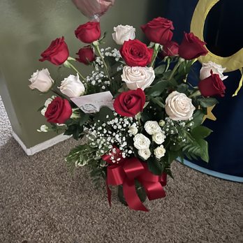 San Jacinto Florist - Bouquet received from San Jacinto florist - Florists Near Me - San Jacinto, California San Jacinto Florist - Bouquet received from San Jacinto florist - Florists Near Me - San Jacinto, California
