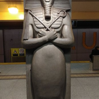 Museum Subway Station - Train Stations Near Me - Toronto, Ontario Museum Subway Station - Train Stations Near Me - Toronto, Ontario