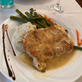 Gelston House - Seafood Near Me - East Haddam, Connecticut