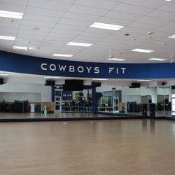 Cowboys Fit - Group fitness room