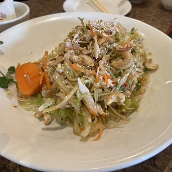 Ho Yuen Kee - Hand shredded chicken with jelly fish appetizer - Chinese Near Me - Vancouver, British Columbia