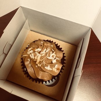 Cake Fetish - 360 degree cupcake protection - Desserts Near Me - Albuquerque, New Mexico