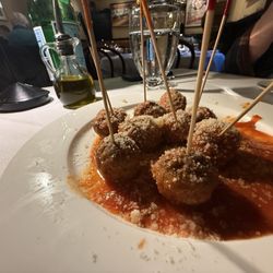 Louie's Italian Restaurant & Bar - Appetizer meatballs