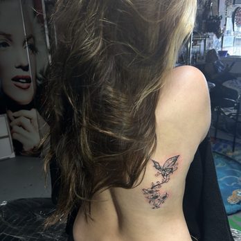 Lock Down Ink HD - Pain was not that bad 6/10, very gentle, relaxing environment, good for your first time :)) highly suggest!! - Tattoo Near Me - Hesperia, California