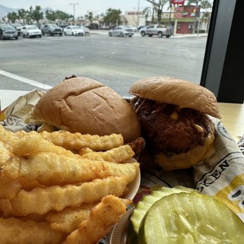 Dave's Hot Chicken - Chicken Shop Near Me - Fontana, California Dave's Hot Chicken - Chicken Shop Near Me - Fontana, California
