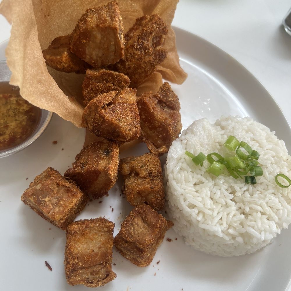 Mo Nina's Filipino Restaurant - Lechon Kawali - Mexican Near Me - Northridge, California Mo Nina's Filipino Restaurant - Lechon Kawali - Mexican Near Me - Northridge, California