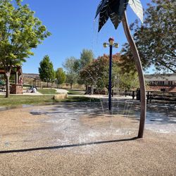 Sienna Hills Park - Splash Pad in action