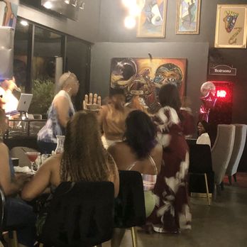 B's Wine Bar - Wine Bars Near Me - Missouri City, Texas