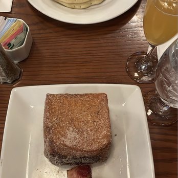 Kona Cafe - Tonga Toast & Macadamia Nut Pancakes. - Sushi Bars Near Me - Lake Buena Vista, Florida
