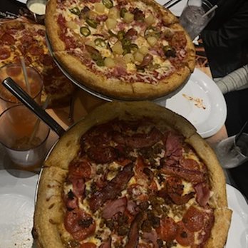 Mellow Mushroom Chantilly - Pacific Rim and Mighty Meaty - both were good but again lukewarm - Pizza Near Me - Chantilly, Virginia Mellow Mushroom Chantilly - Pacific Rim and Mighty Meaty - both were good but again lukewarm - Pizza Near Me - Chantilly, Virginia