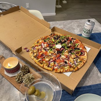 King Kong NY Pizza - Large: 1/2 combo, 1/2 chicken pesto - Pizza Near Me - San Jose, California King Kong NY Pizza - Large: 1/2 combo, 1/2 chicken pesto - Pizza Near Me - San Jose, California