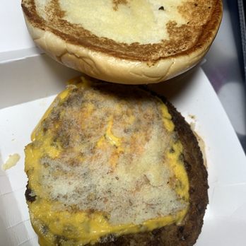 Jack in the Box - This is supposed to be an ultimate bacon cheeseburger burger but there is no bacon but I got charged for the nonexistent bacon - Burgers Near Me - Swansea, Illinois Jack in the Box - This is supposed to be an ultimate bacon cheeseburger burger but there is no bacon but I got charged for the nonexistent bacon - Burgers Near Me - Swansea, Illinois