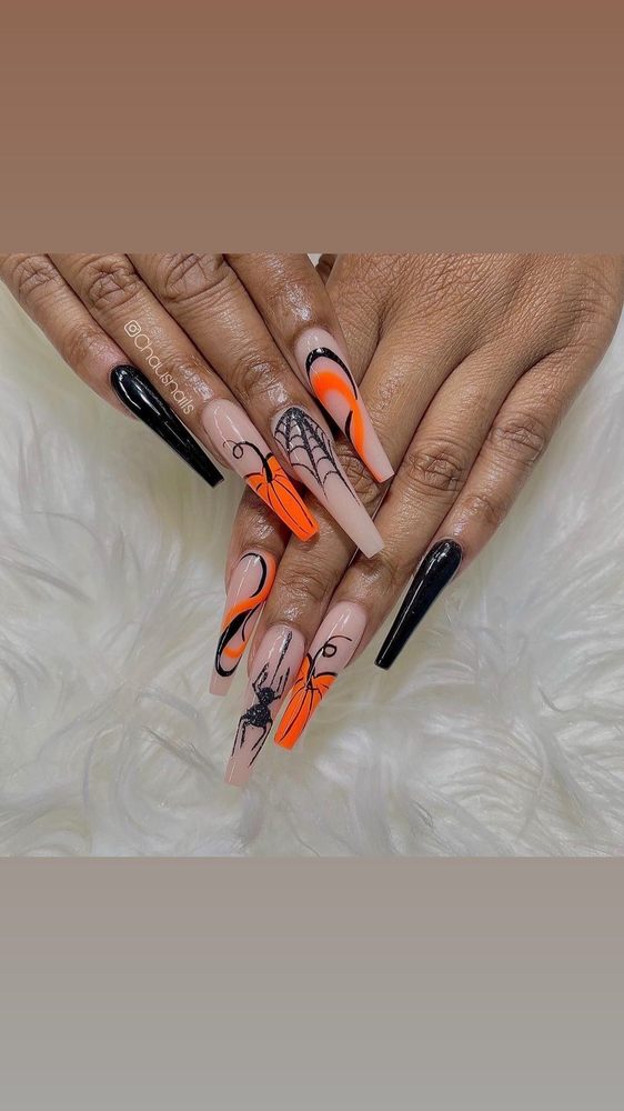 Riverland Nails Spa Logo