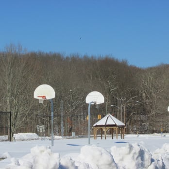 Preston Community Park - Nice basketball area - Parks Near Me - Preston, Connecticut
