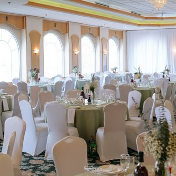 Queen Bridals - Waterfall napkins and table linens - Wedding Planning Near Me - San Jose, California Queen Bridals - Waterfall napkins and table linens - Wedding Planning Near Me - San Jose, California