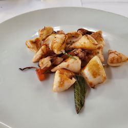 Isoletta Steakhouse - Baby Calamari starter