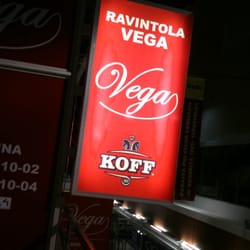 Vega - Älkää hämmentykö, aukioloaika baarin edustan kylttiin ollaan merkattu väärin. Se ei ole auki neljään.