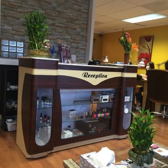 Cosmo Lashes and Nails - Entry - Nail Salons Near Me - Renton, Washington