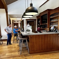 Wilderness Club Resort - The bar which is located in the indoor dining area.
