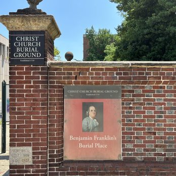Benjamin Franklin's Grave - Christ Church Burial Ground - Funeral Services & Cemeteries Near Me