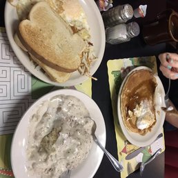 Sausage Gravy / Banana Pancakes / Eggs Toast Hashbrowns