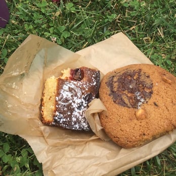 Bakeri - Strawberry lemon cake & choc chip, Rosemary, sea salt cookie - Coffee & Tea Near Me - Brooklyn, New York Bakeri - Strawberry lemon cake & choc chip, Rosemary, sea salt cookie - Coffee & Tea Near Me - Brooklyn, New York