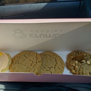 Crumbl - Leesburg - Bakeries Near Me - Leesburg, Virginia
