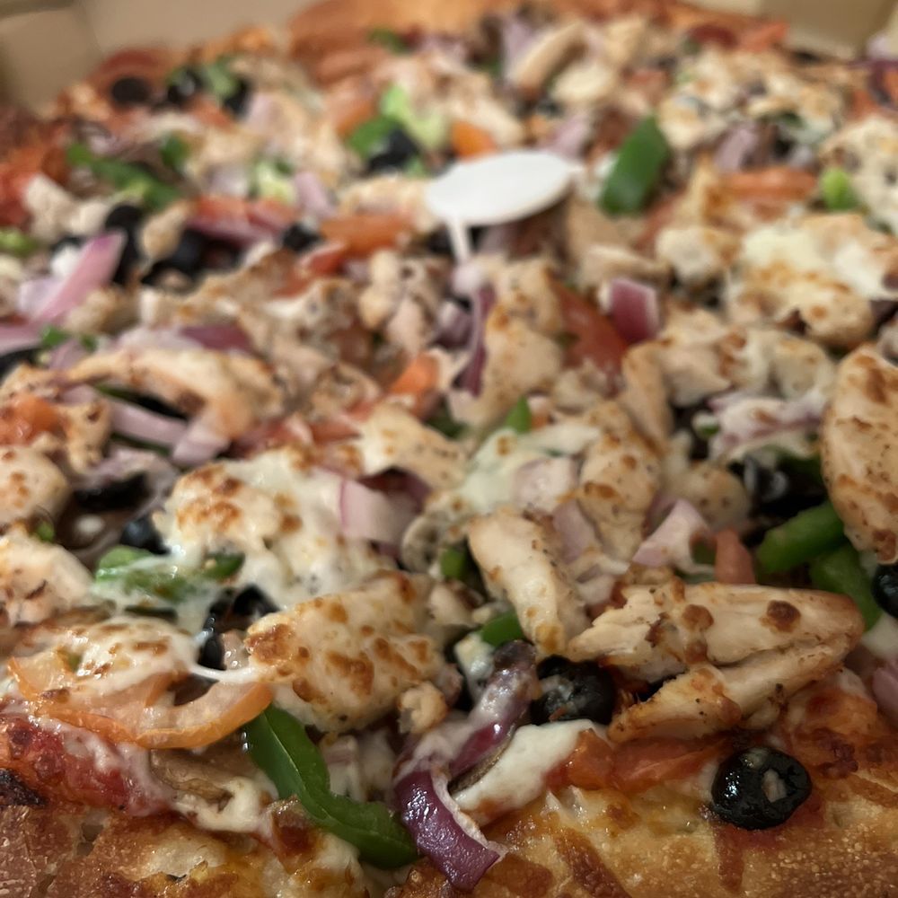 Fast & Fresh Pizza - Chicken Supreme is amazing! - Pizza Near Me - San Jose, California