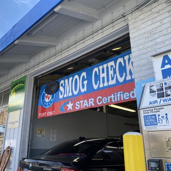 Smog Star Express Walnut Creek - Smog testing in the garage at the Smog Star Express - Smog Check Stations Near Me - Walnut Creek, California Smog Star Express Walnut Creek - Smog testing in the garage at the Smog Star Express - Smog Check Stations Near Me - Walnut Creek, California